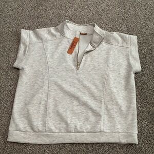 NWT Belldini Women’s Gray Half-Zip Top Size M
